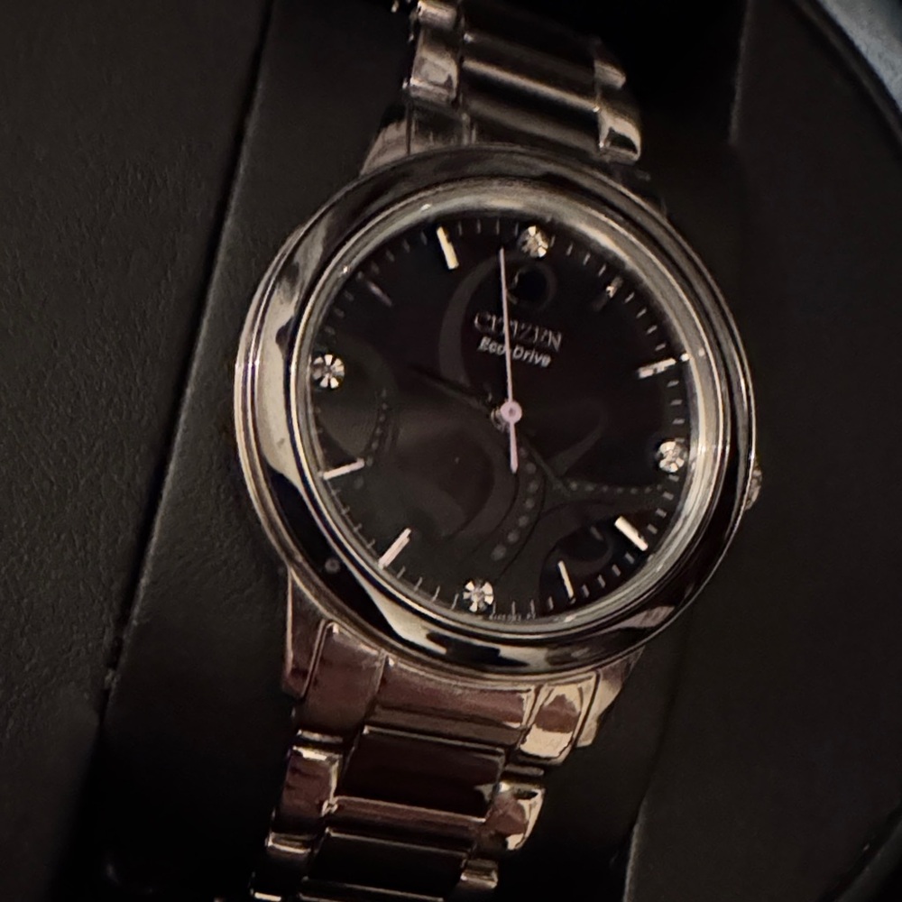 Disney Silver and Black Citizen Watch in Branded Case - Picture 3 of 4